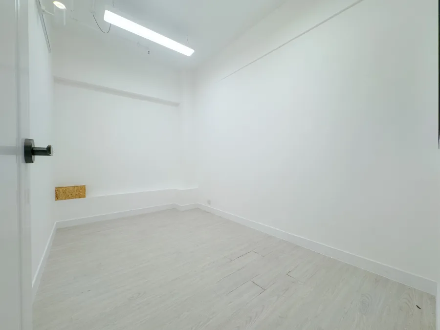 D7
迅達工業大廈
Speedy Industrial Building MANHKCOM 工廈租盤 觀塘租盤 觀塘租工作室 觀塘網店出租 觀塘多用途工作室出租 租觀塘樓上舖 觀塘工廈出租 觀塘工作室出租 觀塘studio出租 觀塘分租單位 租觀塘工作室 觀塘樓上網店出租 觀塘租樓上舖 觀塘樓上舖出租