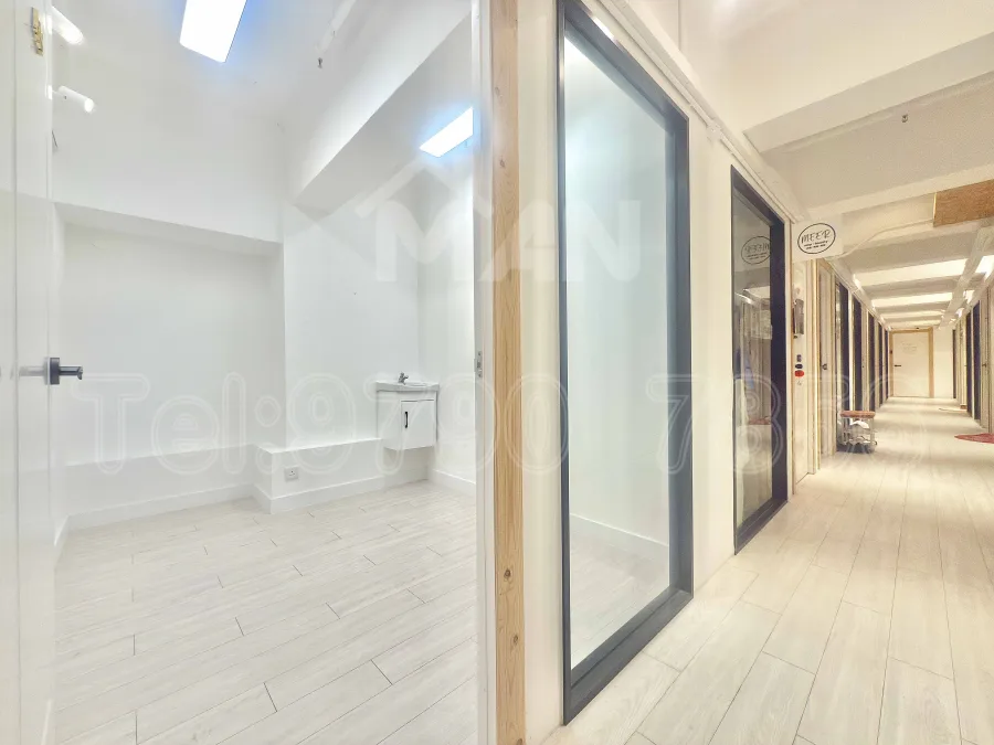 Rm.A16 世貿大樓 World Interests Building MANHKCOM 工廈租盤 觀塘租盤 觀塘租工作室 觀塘網店出租 觀塘多用途工作室出租 租觀塘樓上舖 觀塘工廈出租 觀塘工作室出租 觀塘studio出租 觀塘分租單位 租觀塘工作室 觀塘樓上網店出租 觀塘租樓上舖 觀塘樓上舖出租