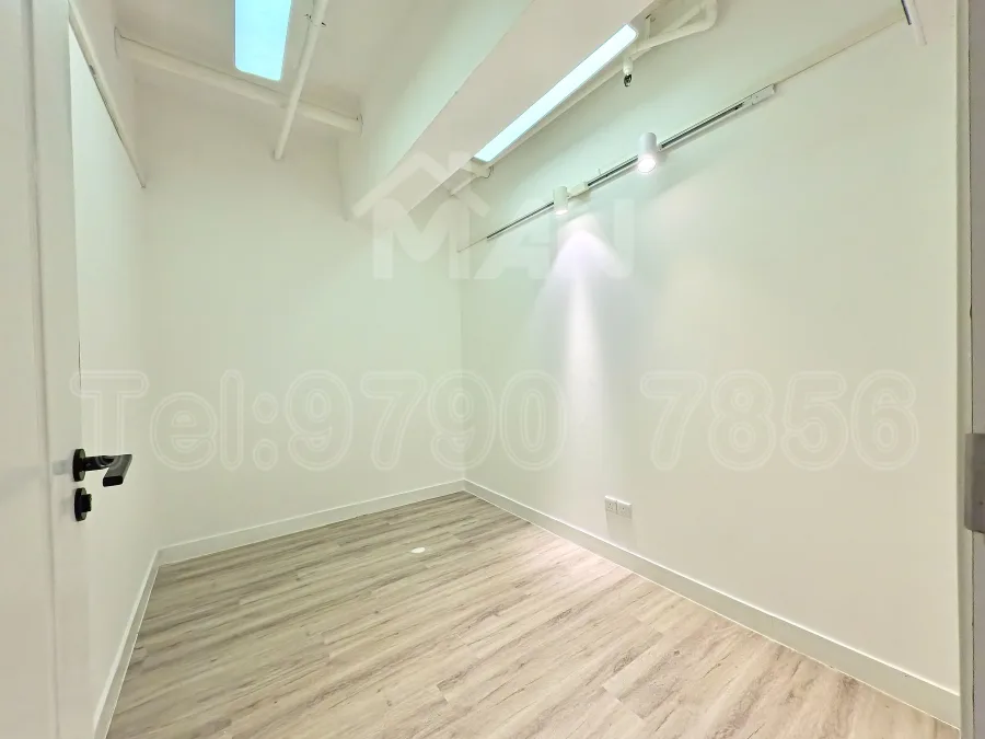 Rm.121 世貿大樓 World Interests Building MANHKCOM 工廈租盤 觀塘租盤 觀塘租工作室 觀塘網店出租 觀塘多用途工作室出租 租觀塘樓上舖 觀塘工廈出租 觀塘工作室出租 觀塘studio出租 觀塘分租單位 租觀塘工作室 觀塘樓上網店出租 觀塘租樓上舖 觀塘樓上舖出租